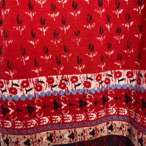 Red patterned shirt - Picture 3 of 4